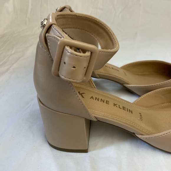 2-3 Anne Klein Ramal Pointed Toe Mid Block Heel Ankle Strap Pumps Tan Size 7.5 - Picture 6 of 6